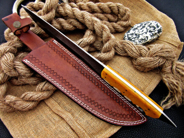Custom Handmade Damascus Hunting Knife - Image 4