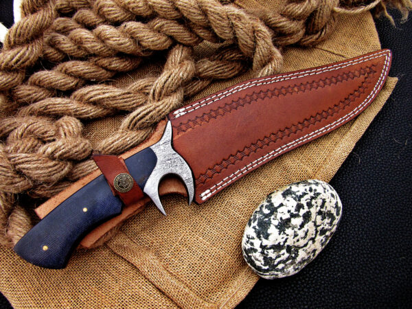 "Mastercrafted Damascus Hilt Fighter: Handcrafted Hunting Knife for the True Outdoorsman" - Image 7