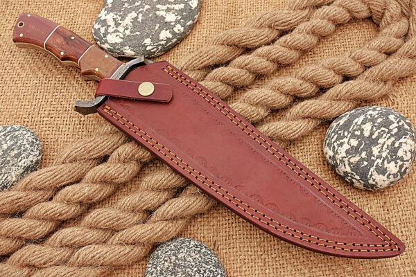 "Handmade Damascus Steel Hunting Knife: A Fusion of Artistry and Strength" - Image 8