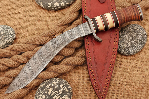 "Handcrafted Damascus Kukri Knife – A Masterpiece of Strength, Precision, and Timeless Craftsmanship" - Image 2