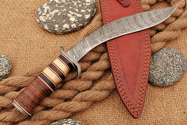 "Handcrafted Damascus Kukri Knife – A Masterpiece of Strength, Precision, and Timeless Craftsmanship" - Image 4