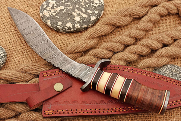 "Handcrafted Damascus Kukri Knife – A Masterpiece of Strength, Precision, and Timeless Craftsmanship" - Image 6