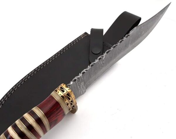 "Handcrafted Damascus Hunting Knife – Premium Quality, Durable Blade for Precision and Performance" - Image 2