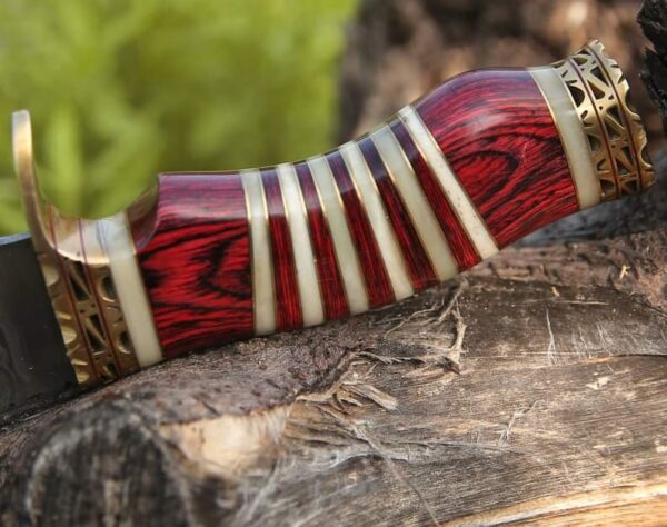 "Handcrafted Damascus Hunting Knife – Premium Quality, Durable Blade for Precision and Performance" - Image 3