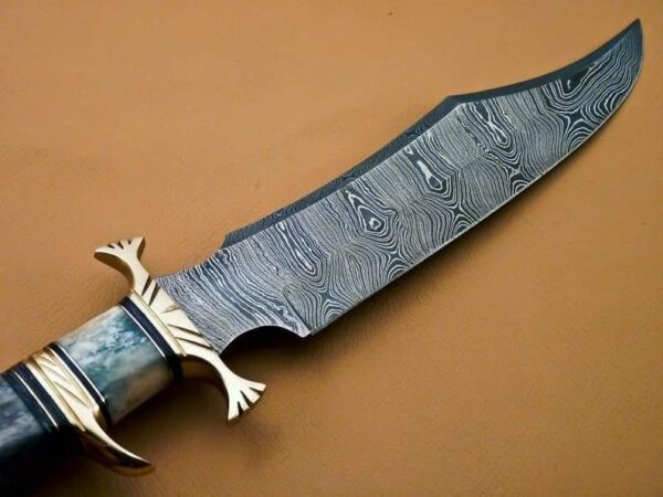 "Handcrafted Damascus Steel Hunting Knife – Durable, Sharp, and Perfect for Outdoor Adventures" - Image 3