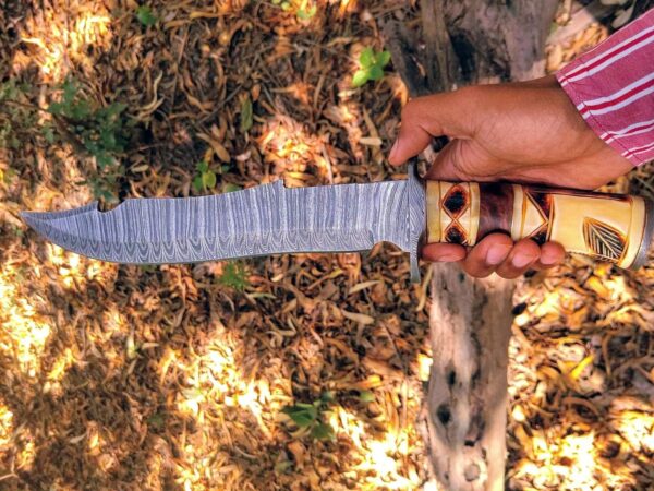 "Handmade Bone Damascus Steel Hunting Knife – Exceptional Craftsmanship, Durability, and Precision for Every Outdoor Adventure"