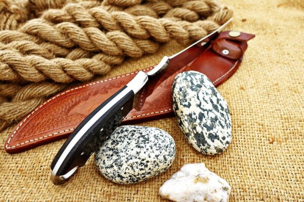 "Premium Stainless Steel Hunting Knife with Finger Hole – Enhanced Grip, Precision, and Durability for the Ultimate Outdoor Experience" - Image 2