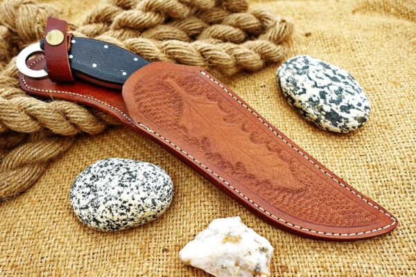 "Premium Stainless Steel Hunting Knife with Finger Hole – Enhanced Grip, Precision, and Durability for the Ultimate Outdoor Experience" - Image 3