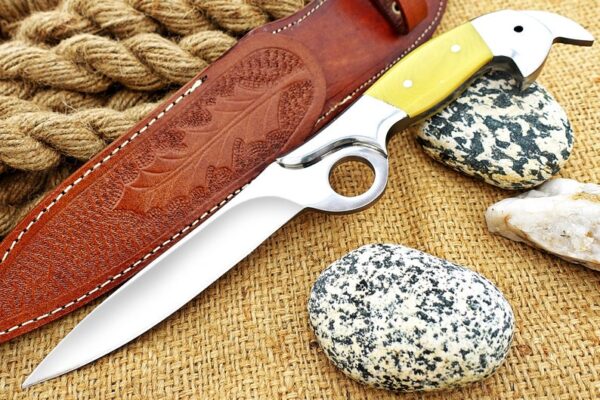"Handmade Stainless Steel Hunting Knife with Finger Hole – Precision, Comfort, and Durability for the Ultimate Outdoor Adventure"