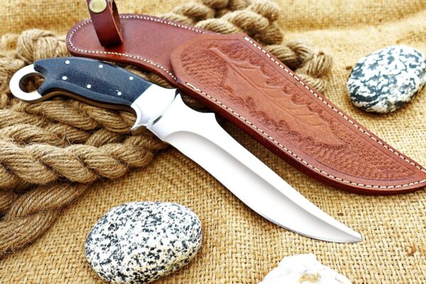 "Premium Stainless Steel Hunting Knife with Finger Hole – Enhanced Grip, Precision, and Durability for the Ultimate Outdoor Experience" - Image 6