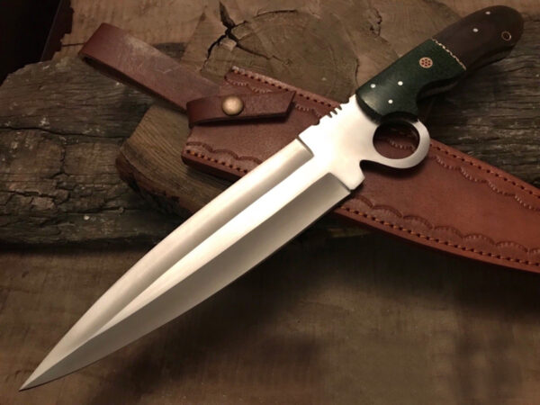 "Precision Crafted: Custom Handmade Stainless Steel Dagger Knife with Finger Hole Grip"