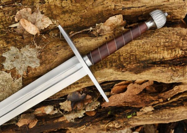 "Masterfully Crafted Custom Handmade Medieval Swords: A Blend of Tradition, Artistry, and Strength." - Image 2
