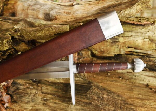 "Masterfully Crafted Custom Handmade Medieval Swords: A Blend of Tradition, Artistry, and Strength." - Image 9