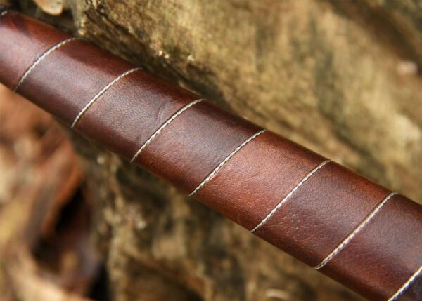 "Masterfully Crafted Custom Handmade Medieval Swords: A Blend of Tradition, Artistry, and Strength." - Image 10