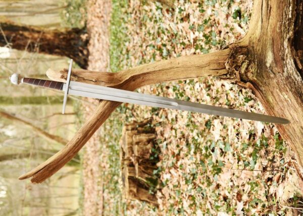 "Masterfully Crafted Custom Handmade Medieval Swords: A Blend of Tradition, Artistry, and Strength." - Image 13