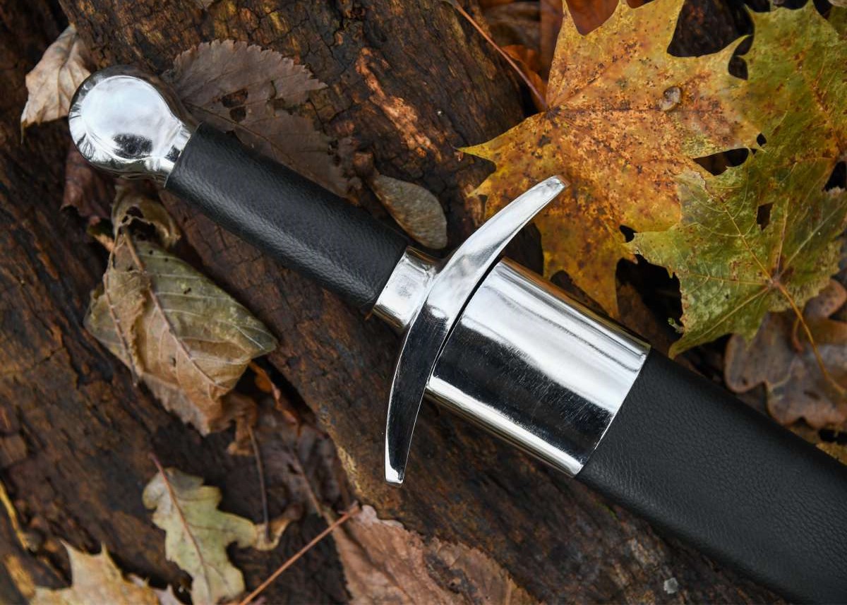 "Handmade Premium Quality Medieval Dagger: A Perfect Blend of Precision and Craftsmanship" - Image 7