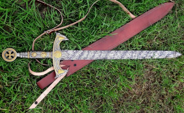 "Custom Hand-Made Forged Damascus Templar Knights Sacred Holy Longsword, Crafted with Precision and Honor to Embody the Spirit of Medieval Valor and Legacy" - Image 3