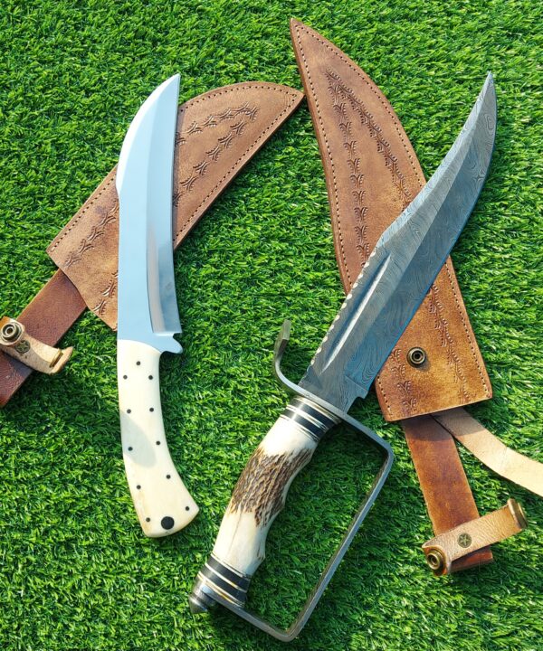 "Ultimate Hunting Knife Pair – One Stainless Steel and One Damascus Blade for Unmatched Versatility and Precision in the Field" - Image 3