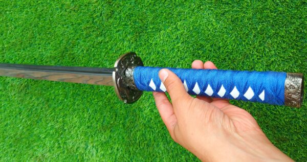 The handmade stainless steel katana sword features a meticulously crafted blade, offering exceptional sharpness and durability. - Image 3
