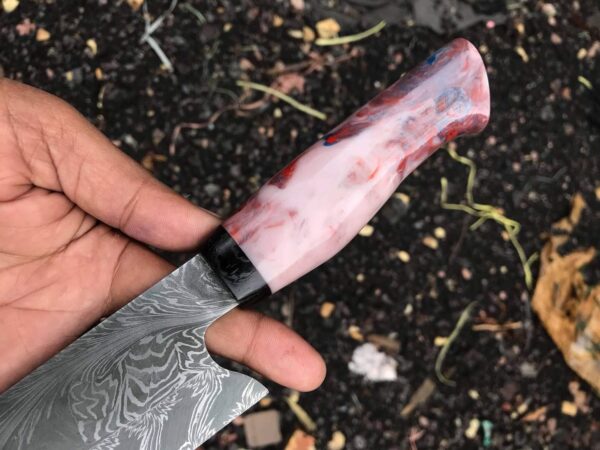 "Feather-Patterned Damascus Chef Knife with a Stunning Resin Handle: A Fusion of Artistry and Precision for the Culinary Master" - Image 2