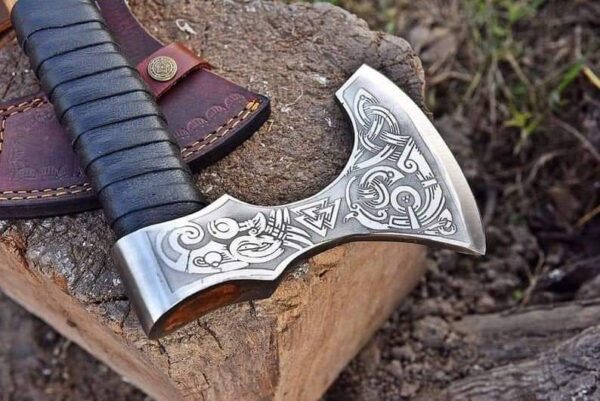 Custom Handmade Viking Axe – A Masterful Blend of Tradition, Power, and Exceptional Craftsmanship - Image 2