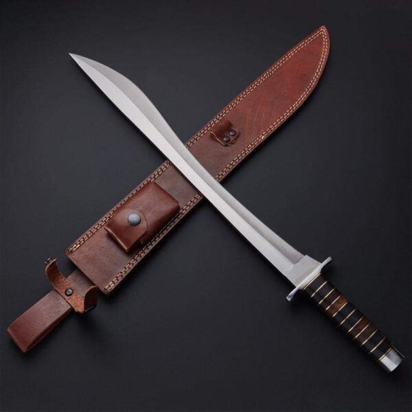 "Exquisitely Handmade Stainless Steel Short Sword – A Fusion of Strength and Precision in Every Swing"