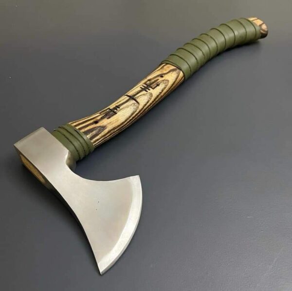 "Handmade Viking Axe – A Timeless Masterpiece of Tradition, Strength, and Expert Craftsmanship"