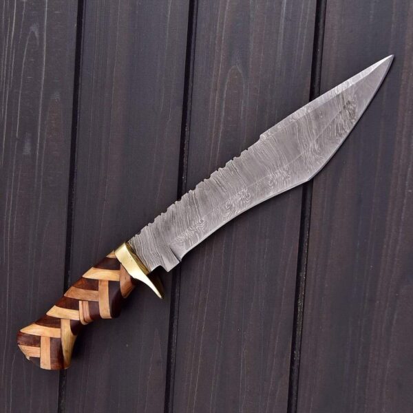 ''Handmade Forge Damascus Hunting Knife – A precision-crafted knife with a durable Damascus steel blade ideal for hunting and outdoor use'' - Image 2