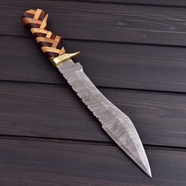 ''Handmade Forge Damascus Hunting Knife – A precision-crafted knife with a durable Damascus steel blade ideal for hunting and outdoor use'' - Image 4