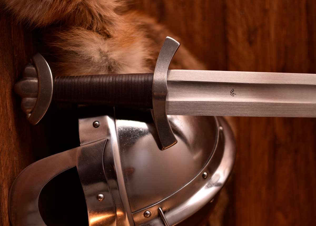 "Handmade Premium Quality Viking Sword: A Timeless Symbol of Norse Strength and Craftsmanship" - Image 3