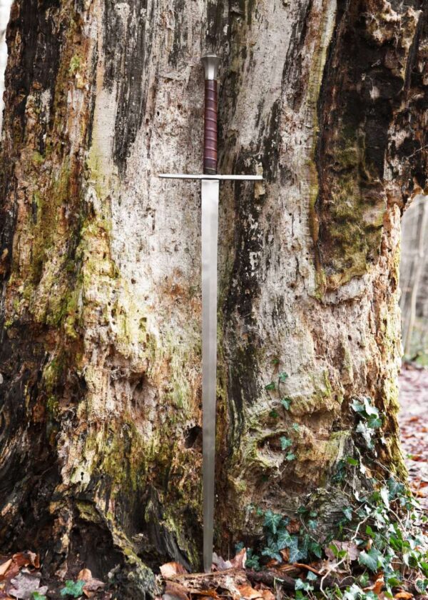 "Premium Quality Custom Handmade Fitting Double-Handed Sword: A Masterpiece of Strength and Precision" - Image 3