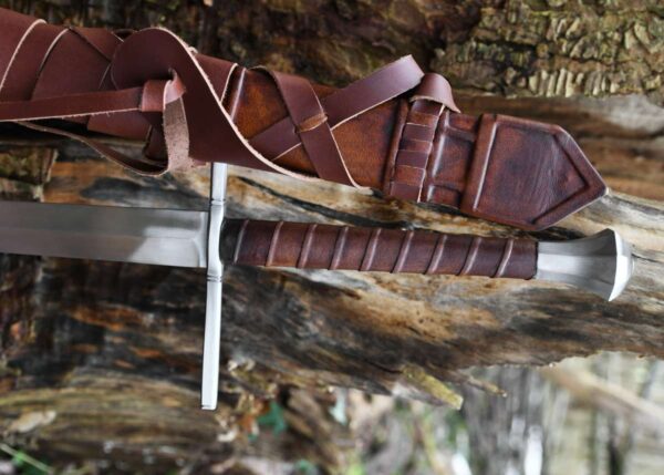 "Premium Quality Custom Handmade Fitting Double-Handed Sword: A Masterpiece of Strength and Precision" - Image 2