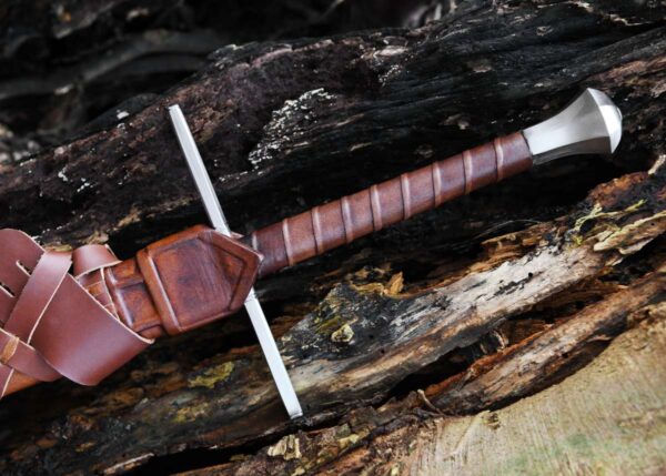 "Premium Quality Custom Handmade Fitting Double-Handed Sword: A Masterpiece of Strength and Precision" - Image 5