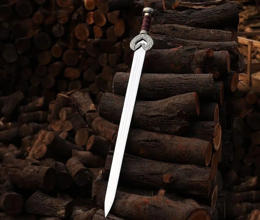 "Lord of the Rings King Théoden's Herugrim Sword – Exquisite Replica of the Iconic Weapon of Rohan"