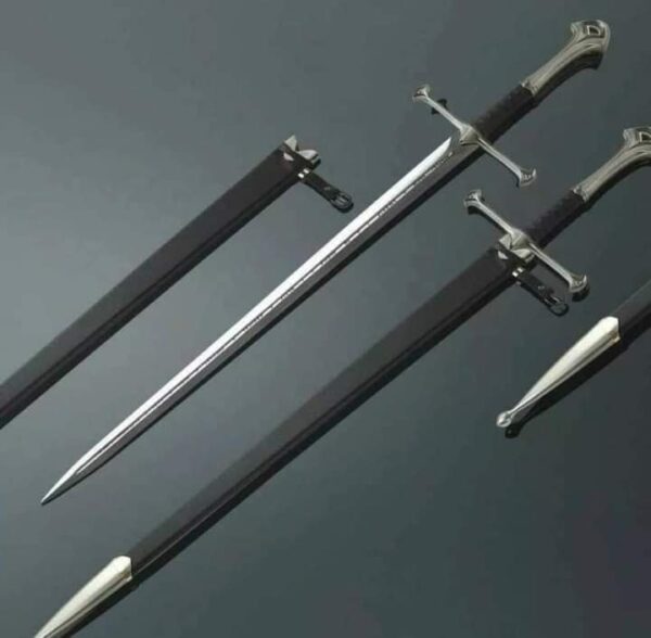 "Custom Handmade Rings Narsil Sword: A Personalized Masterpiece of Fantasy and Craftsmanship"