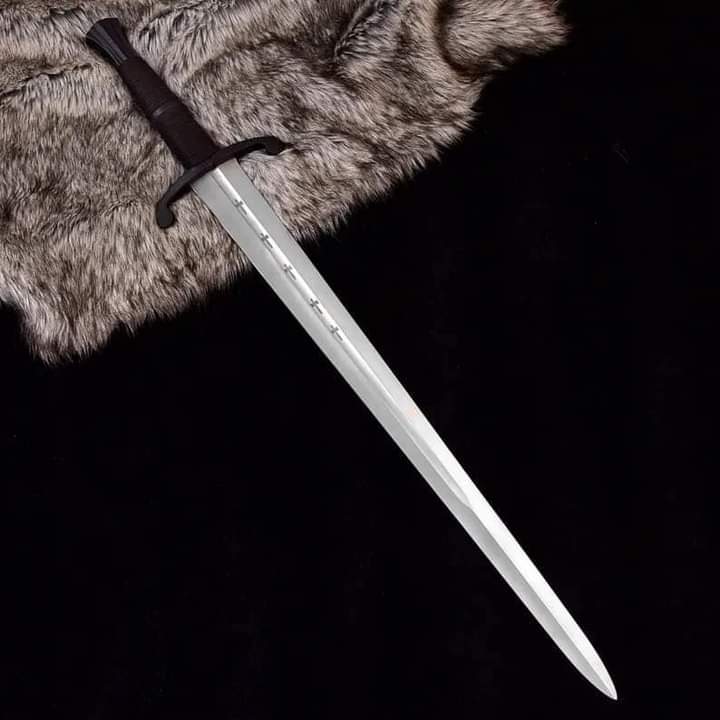 "Custom Handmade Steel Sword: A Perfectly Fitted Masterpiece of Craftsmanship and Precision" - Image 3