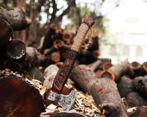 "Handmade Viking Axe in Premium Quality: A Masterpiece of Strength and Artistry" - Image 3
