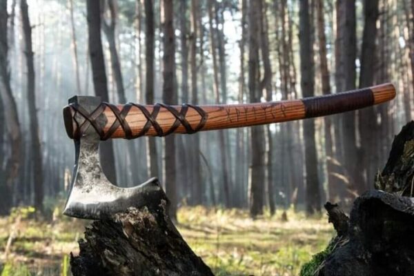 "Handmade Handforged Viking Axe in Premium Quality: A True Masterpiece of Strength and Craftsmanship" - Image 3