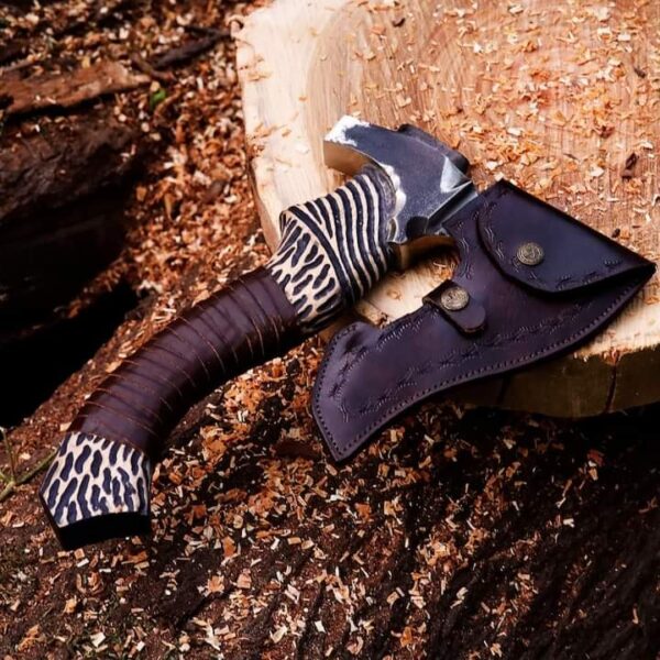 "Handmade Short Viking Axe in Premium Quality: A Compact Masterpiece of Strength and Craftsmanship" - Image 3