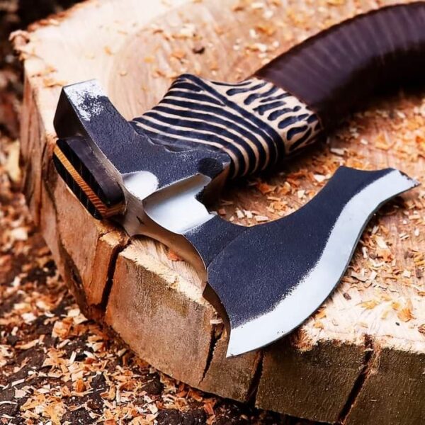 "Handmade Short Viking Axe in Premium Quality: A Compact Masterpiece of Strength and Craftsmanship" - Image 2