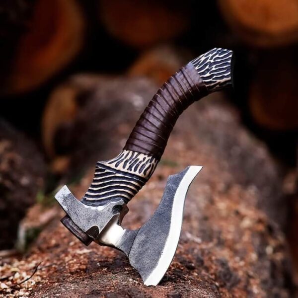 "Handmade Short Viking Axe in Premium Quality: A Compact Masterpiece of Strength and Craftsmanship" - Image 5