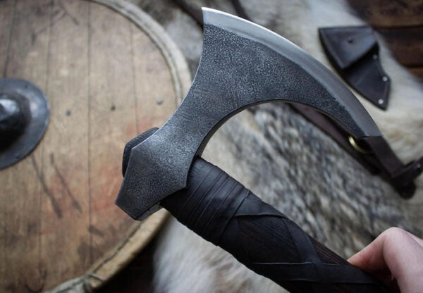 "Premium Quality Handforged Ragnar Axe: A Masterpiece of Strength, Craftsmanship, and Viking Heritage" - Image 2