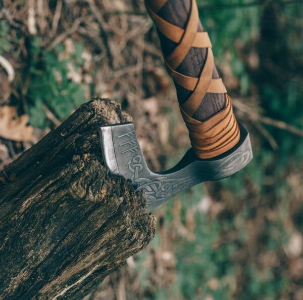 "Unrivaled Precision and Power: The Custom Handmade Hand-forged Axe in Premium Quality for Exceptional Performance" - Image 5