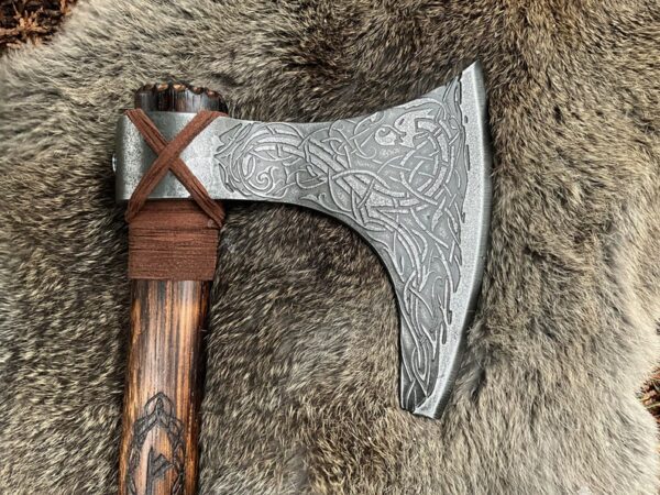 "Exquisite Craftsmanship: The Custom Handmade Hand-forged Axe in Premium Quality for Ultimate Strength and Precision" - Image 2