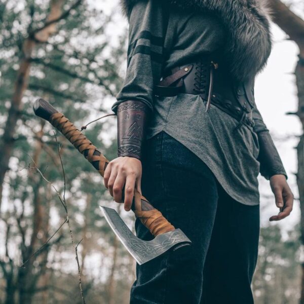 "Unrivaled Precision and Power: The Custom Handmade Hand-forged Axe in Premium Quality for Exceptional Performance" - Image 8