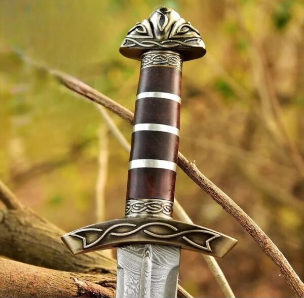 "Custom Handmade Forge Damascus Viking Sword – Premium Quality Craftsmanship for the Modern Warrior" - Image 5