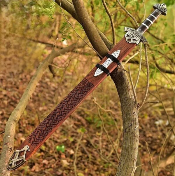 "Custom Handmade Forge Damascus Viking Sword – Premium Quality Craftsmanship for the Modern Warrior" - Image 6