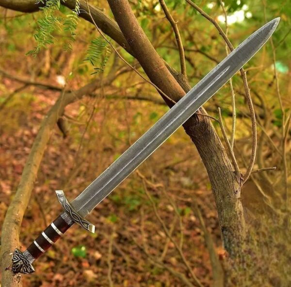 "Custom Handmade Forge Damascus Viking Sword – Premium Quality Craftsmanship for the Modern Warrior" - Image 9