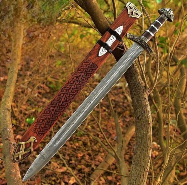 "Custom Handmade Forge Damascus Viking Sword – Premium Quality Craftsmanship for the Modern Warrior"