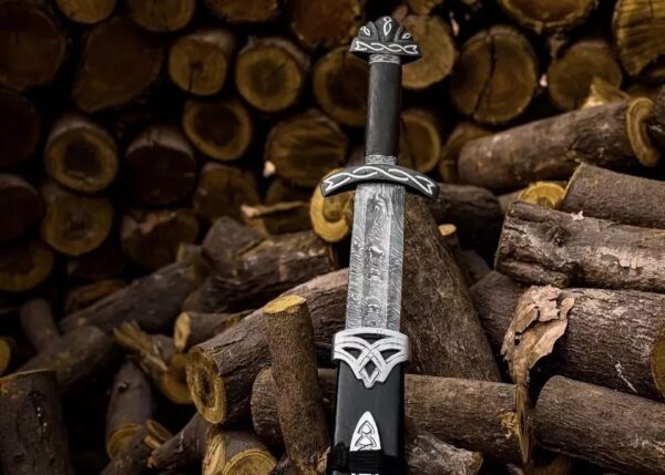 "Custom Handmade Forge Damascus Viking Sword – Premium Quality Craftsmanship for the True Warrior" - Image 2